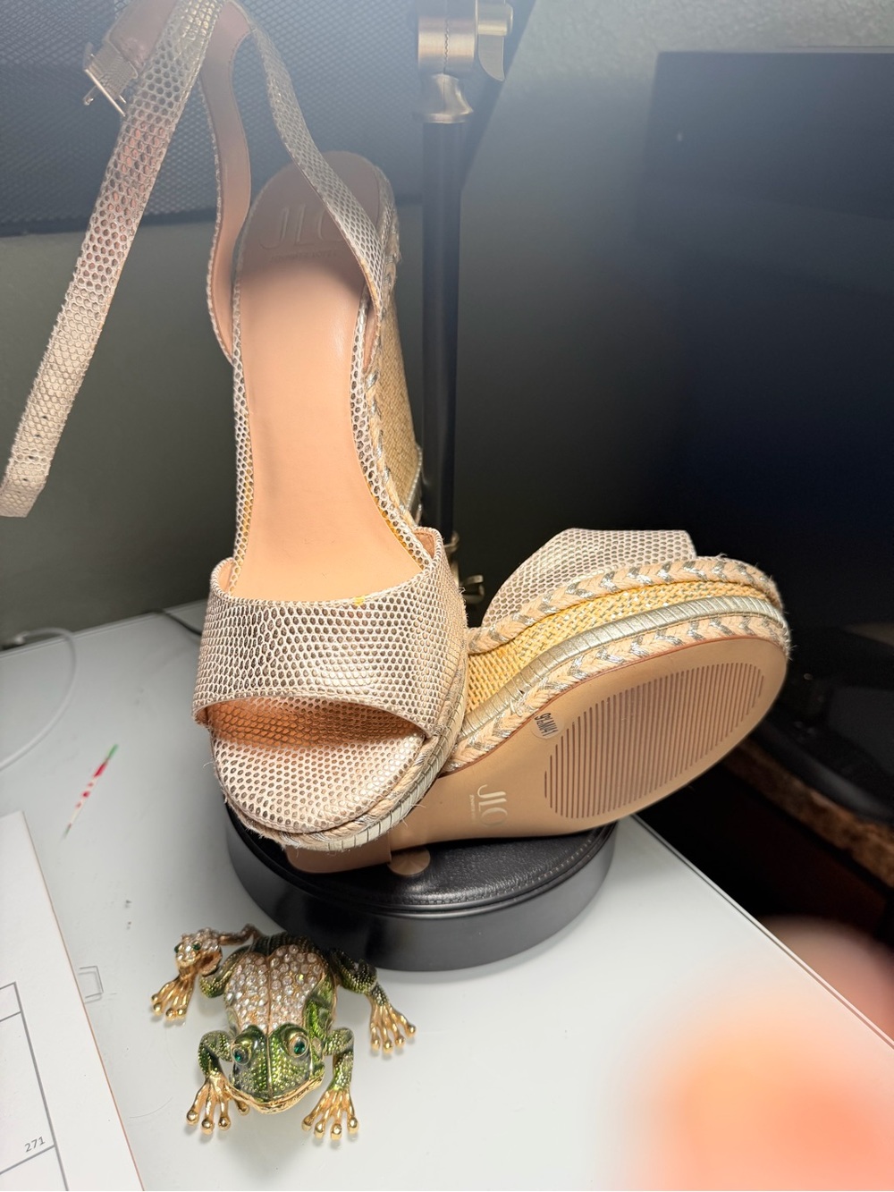 Jennifer Lopez Nude Metallic Snake-Texture Wedge Sandals - Picture 5 of 8
